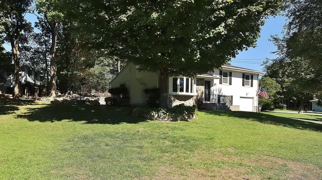 19 Lakeview Drive Mahopac NY 10541