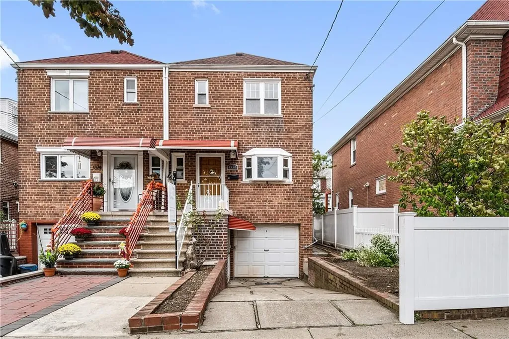 1372 Merry Avenue Bronx NY 10461