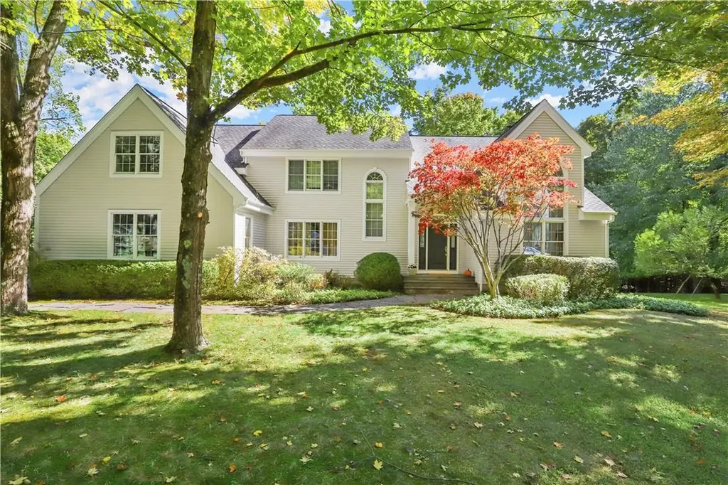 2 Pioneer Trail Armonk NY 10504