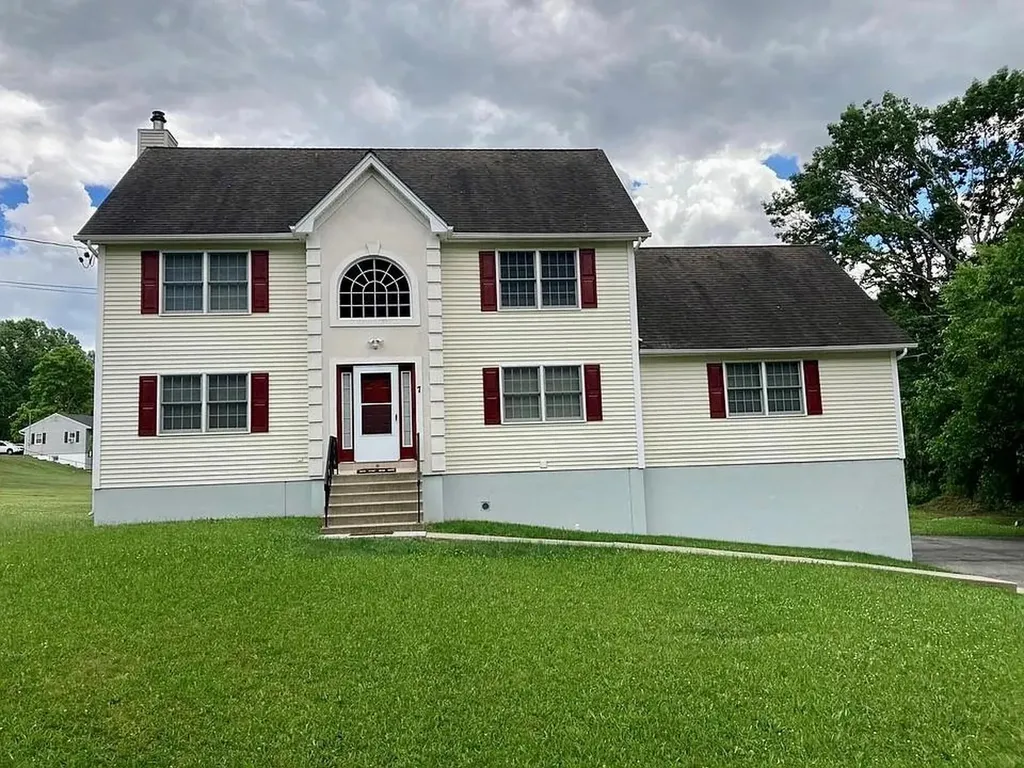 7 Cause Way New Windsor NY 12553