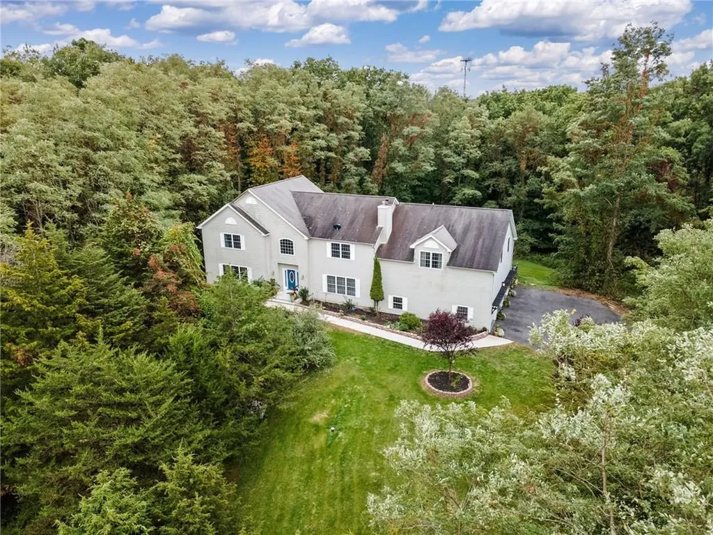 10 Emperor Lane Montgomery NY 12549