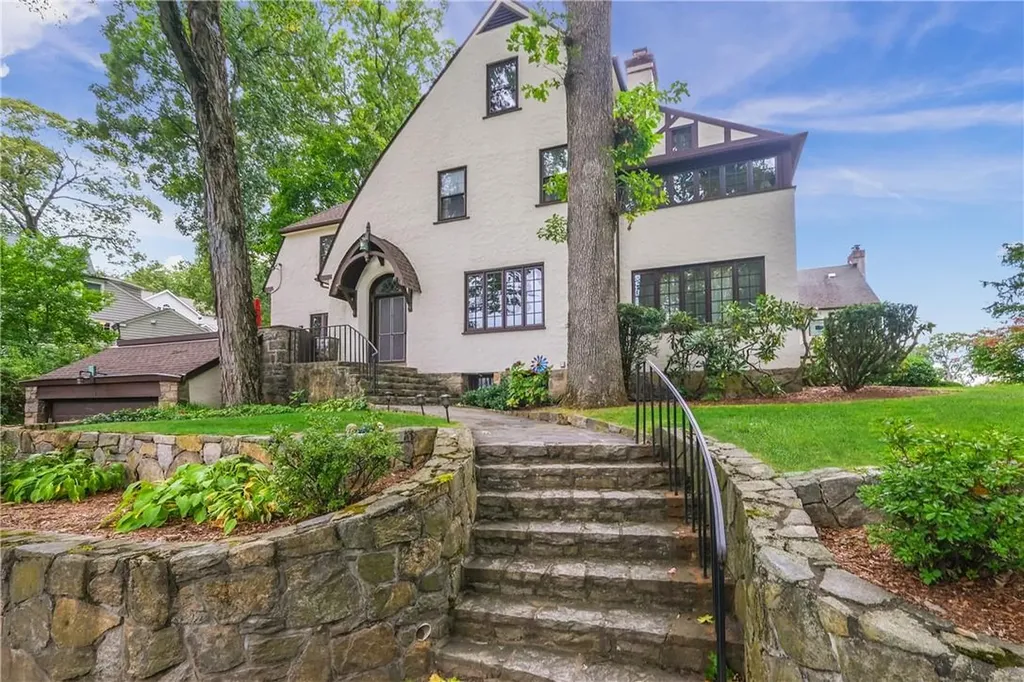 1 Walbrooke Circle Scarsdale NY 10583