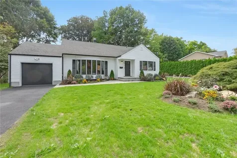 26 Carlyle Place Hartsdale NY 10530