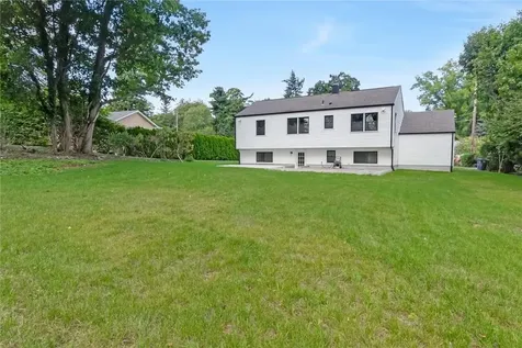 26 Carlyle Place Hartsdale NY 10530