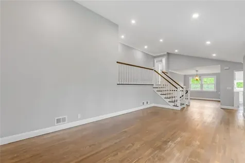 26 Carlyle Place Hartsdale NY 10530