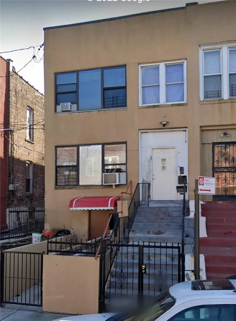952 E 223rd Street Bronx NY 10466