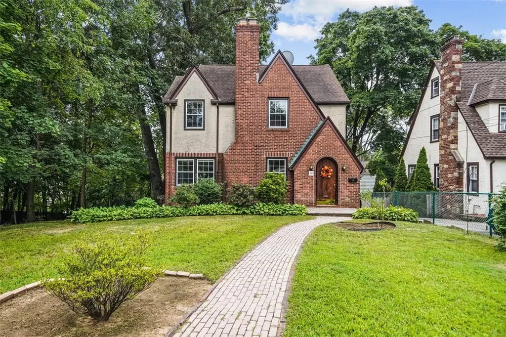 100 Lakeview Avenue Scarsdale NY 10583