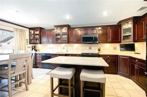 152 Brush Hollow Crescent Rye Brook NY 10573