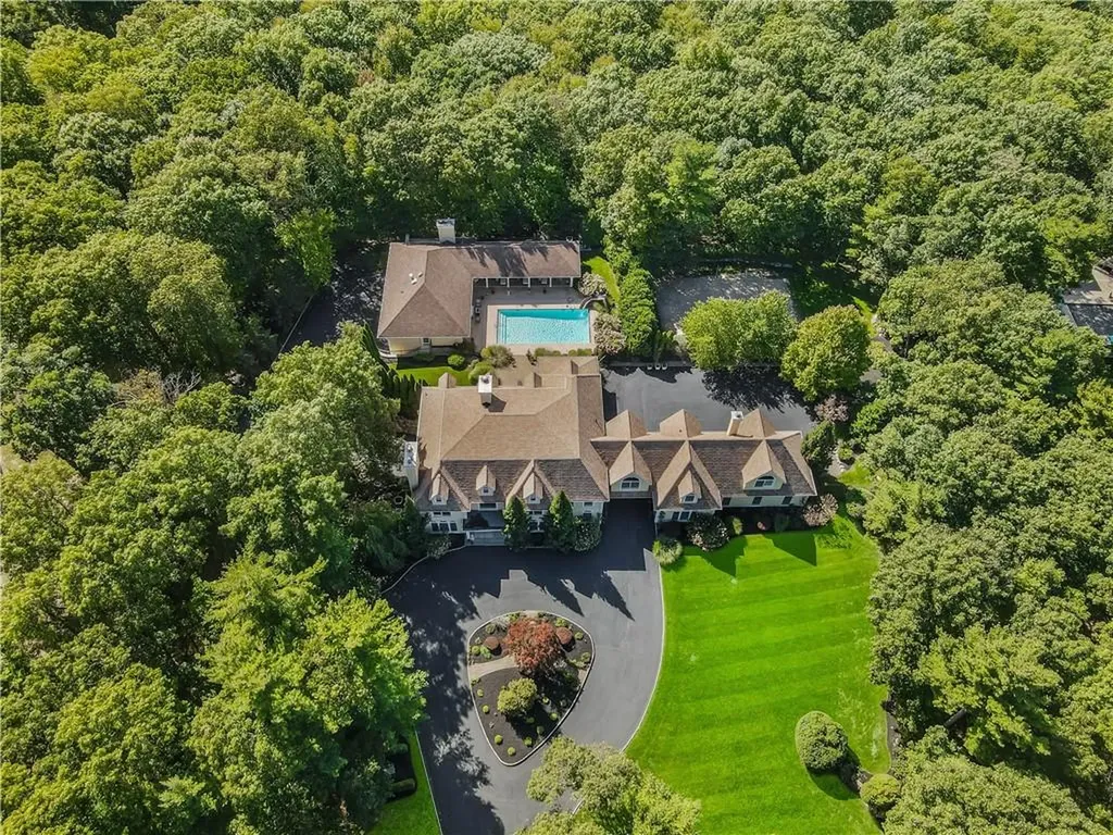 21 Links Court Monroe NY 10950