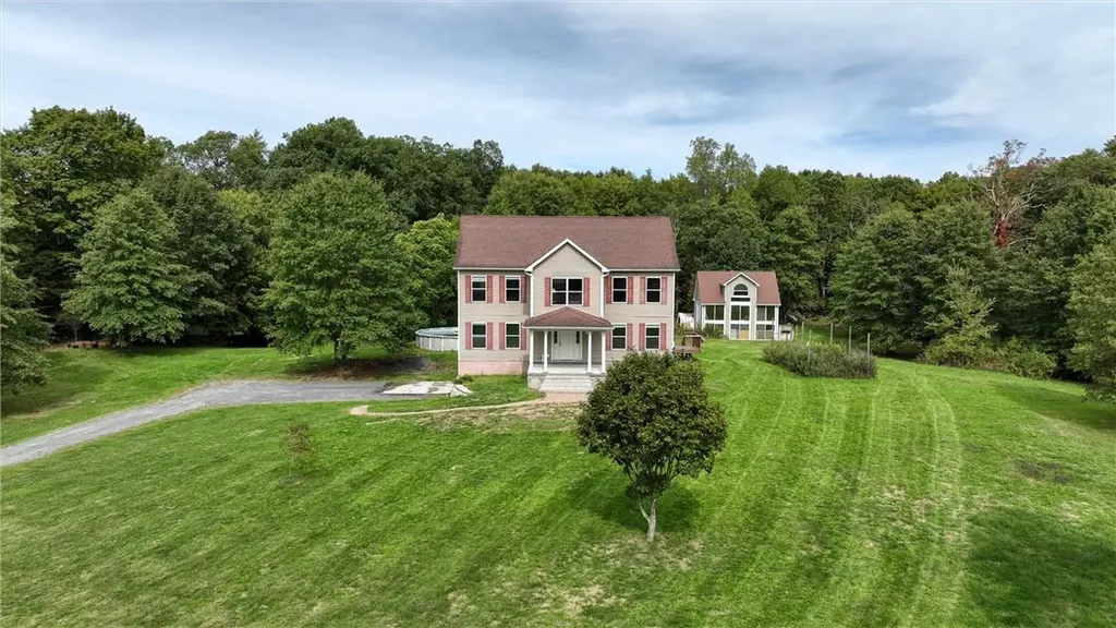 19 Jansen Court Walden NY 12586