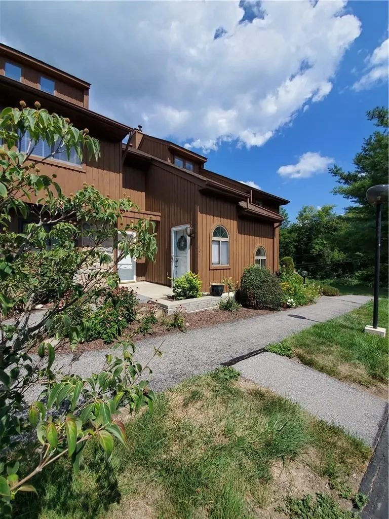 137 Swan Court Poughkeepsie NY 12603