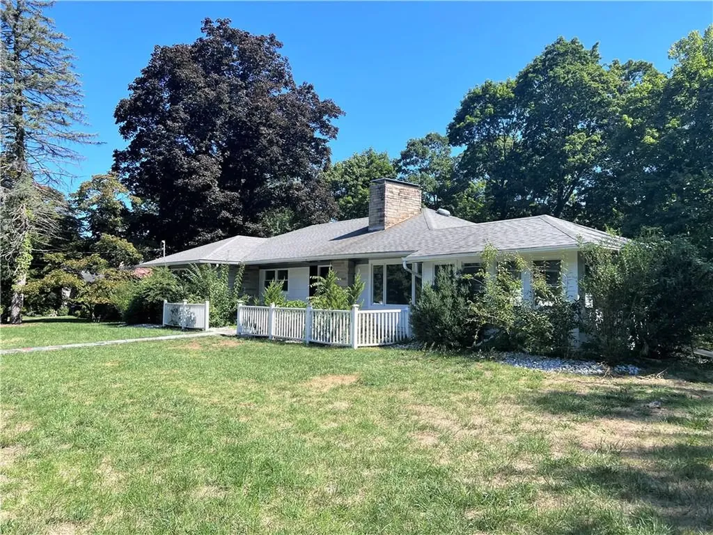 31 Thornwood Drive Poughkeepsie NY 12603