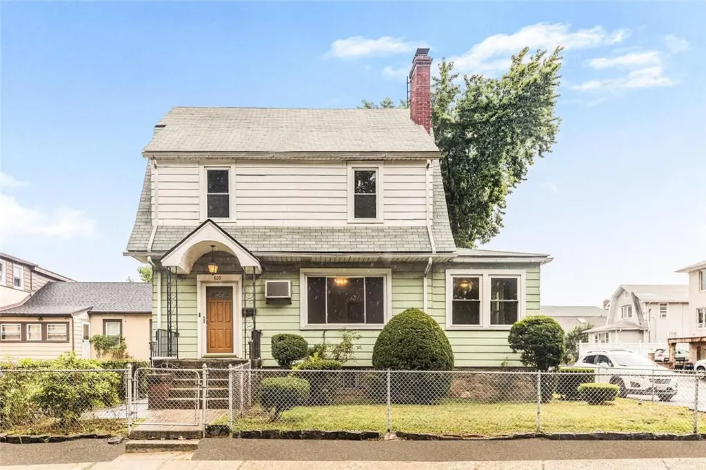 809 Midland Avenue Yonkers NY 10704