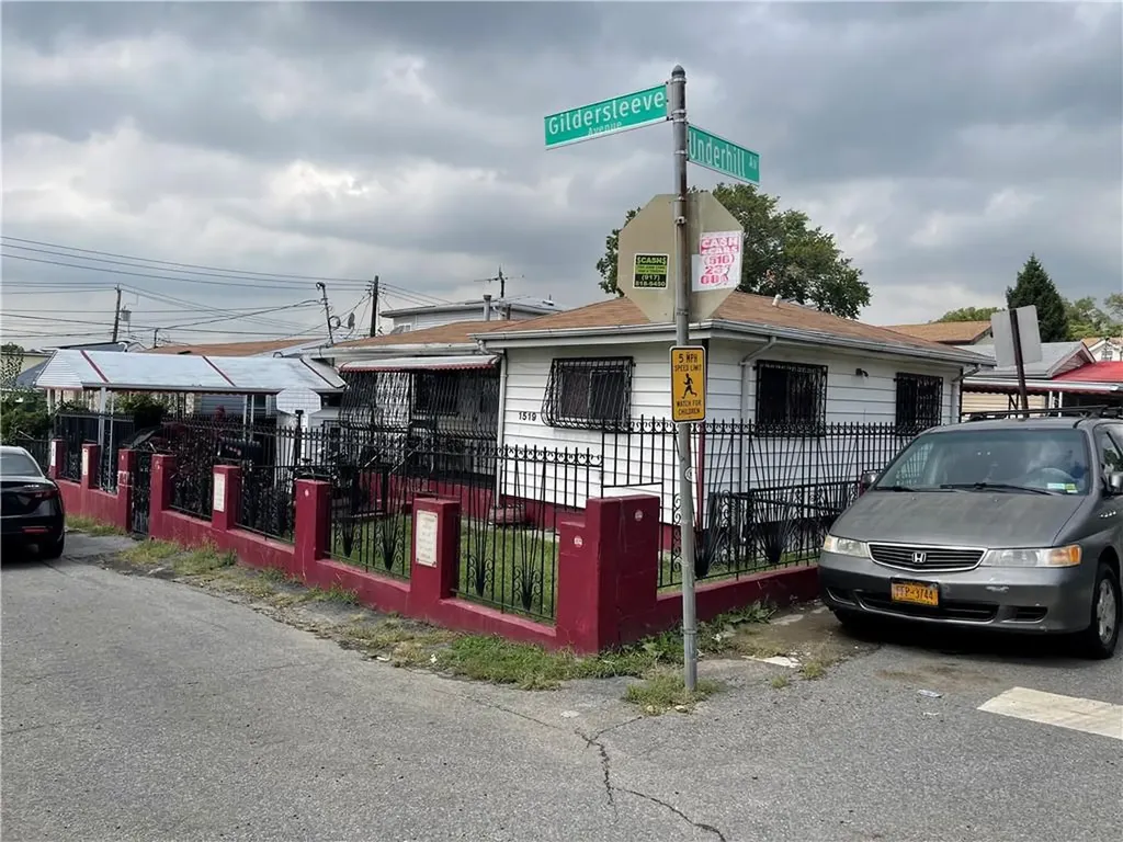 1519 Harding Park Bronx NY 10473