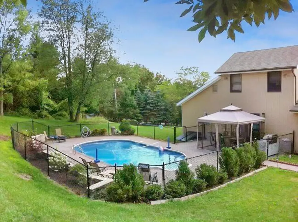 124 Hillside Road Poughquag NY 12570