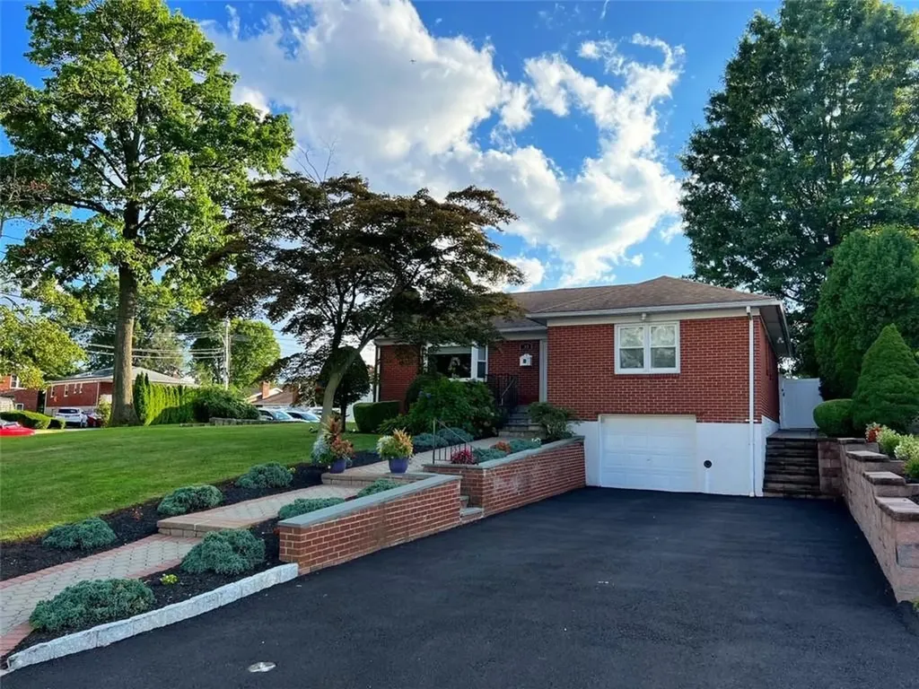 33 Mitchell Avenue Yonkers NY 10701