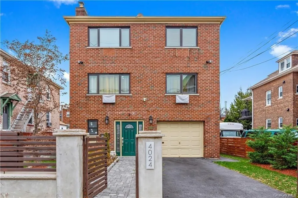 4024 Monticello Avenue Bronx NY 10466