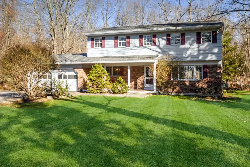 8 Lake Trail Carmel NY 10512