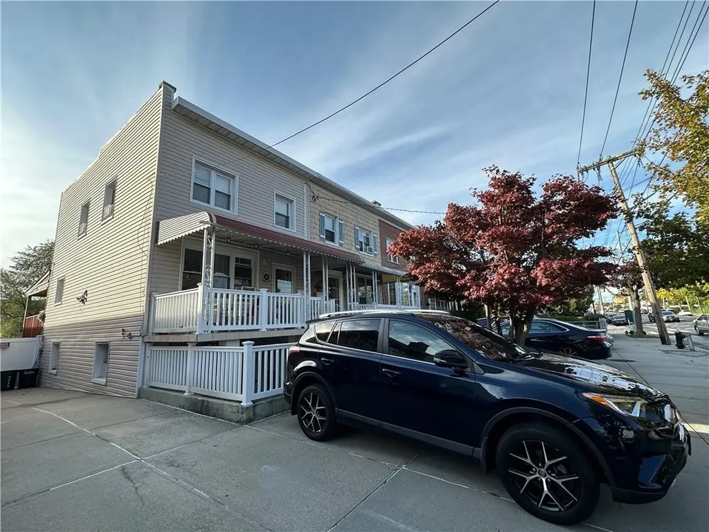 4306 E Tremont Avenue Bronx NY 10465