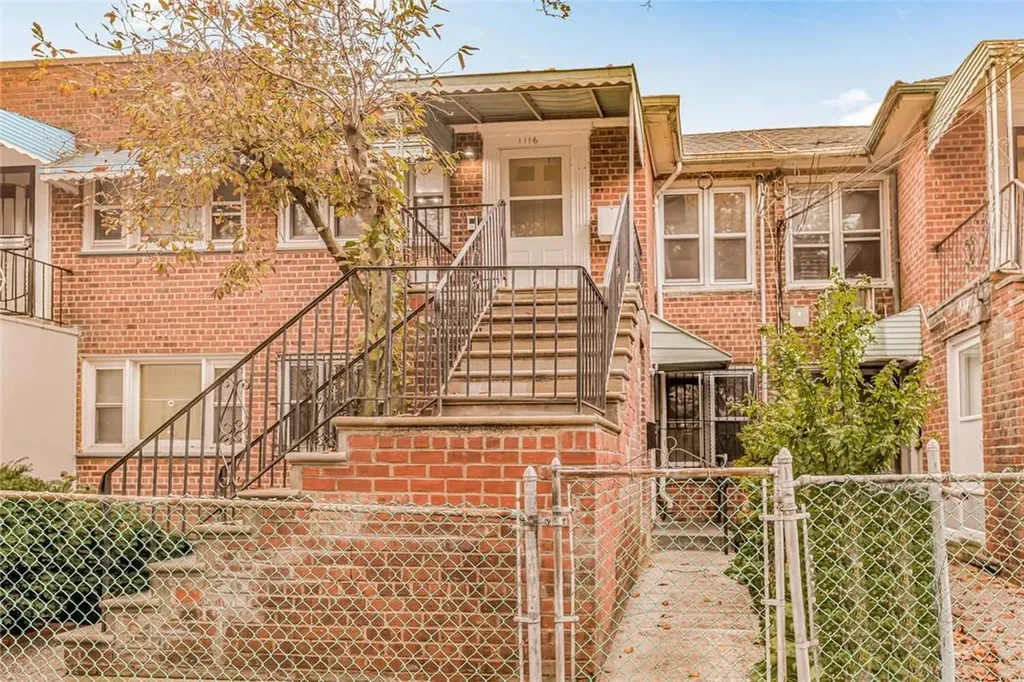 1116 E 232nd Street Bronx NY 10466