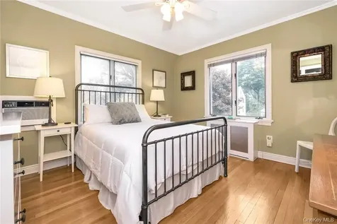 215 Knollwood Avenue Mamaroneck NY 10543