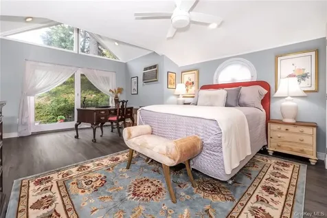 215 Knollwood Avenue Mamaroneck NY 10543