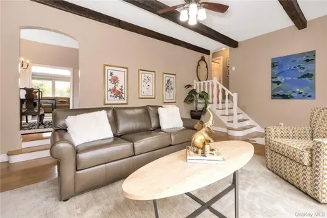 215 Knollwood Avenue Mamaroneck NY 10543