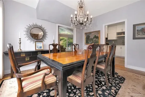 215 Knollwood Avenue Mamaroneck NY 10543