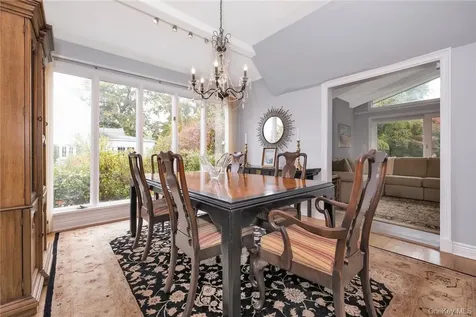 215 Knollwood Avenue Mamaroneck NY 10543