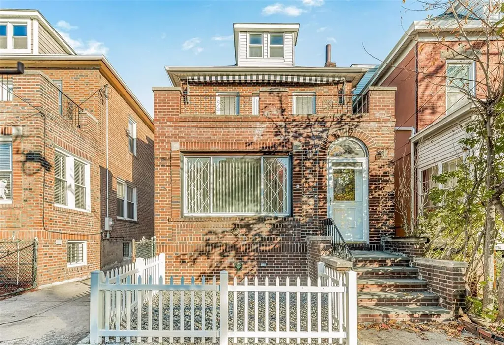 133 E 238th Street Bronx NY 10470