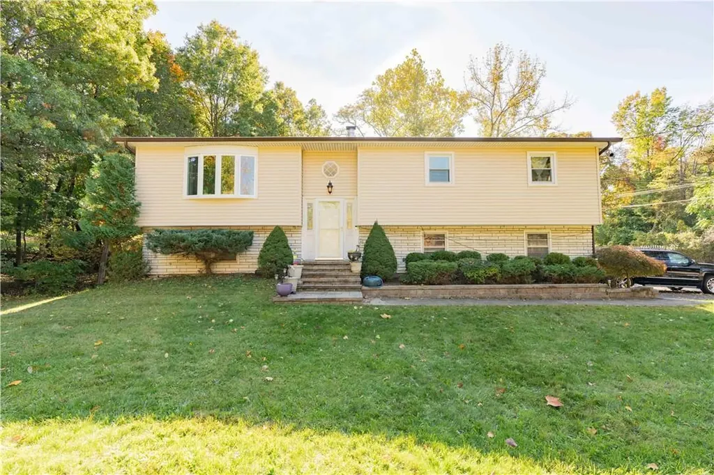 31 Claudia Lane Poughkeepsie NY 12603
