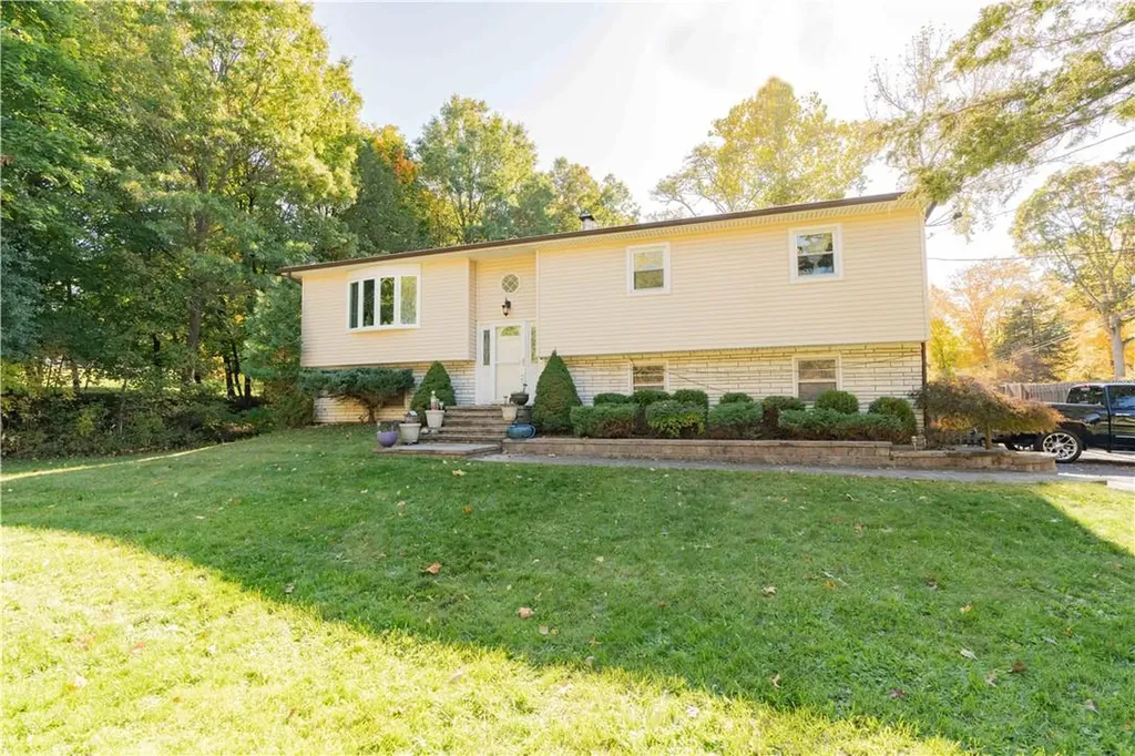 31 Claudia Lane Poughkeepsie NY 12603