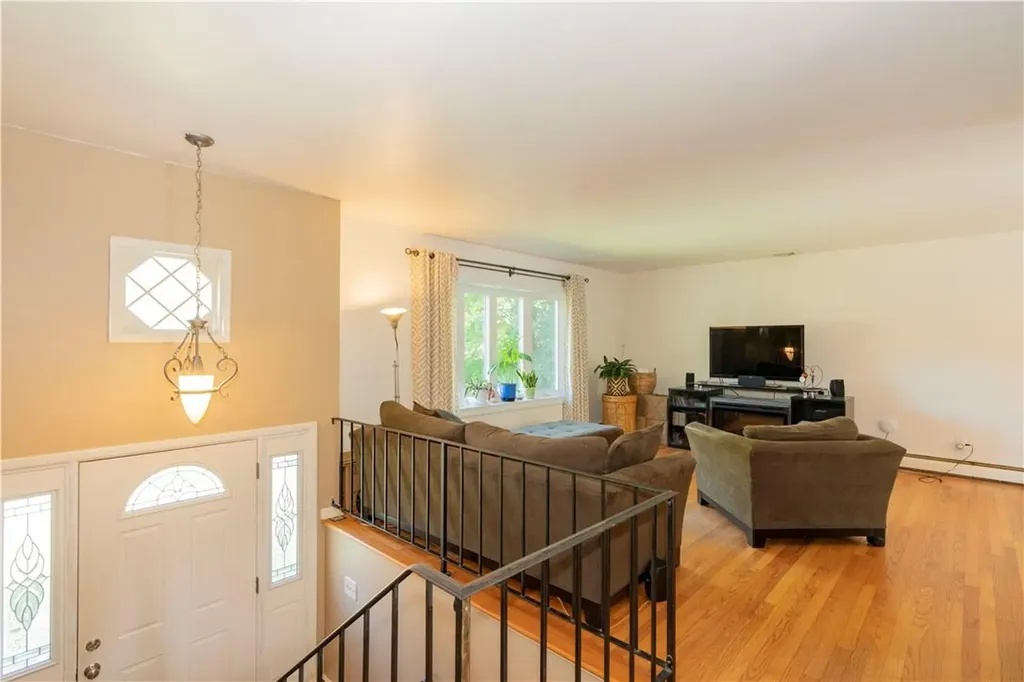31 Claudia Lane Poughkeepsie NY 12603