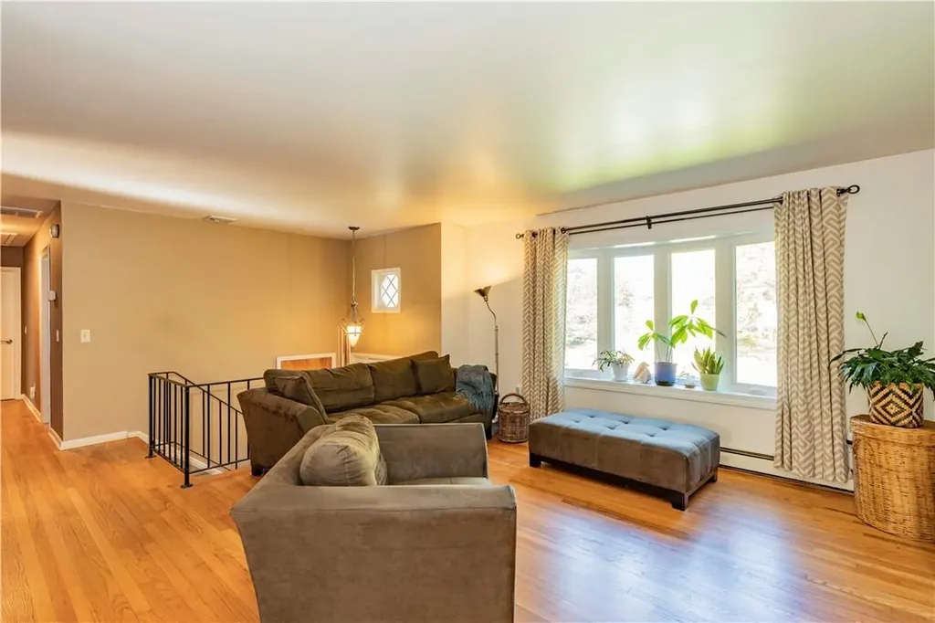31 Claudia Lane Poughkeepsie NY 12603