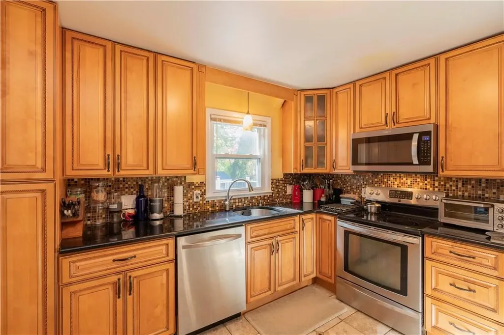 31 Claudia Lane Poughkeepsie NY 12603