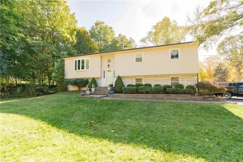 31 Claudia Lane Poughkeepsie NY 12603