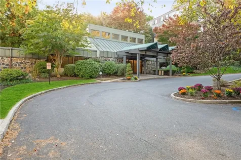 2 Fountain Lane Scarsdale NY 10583