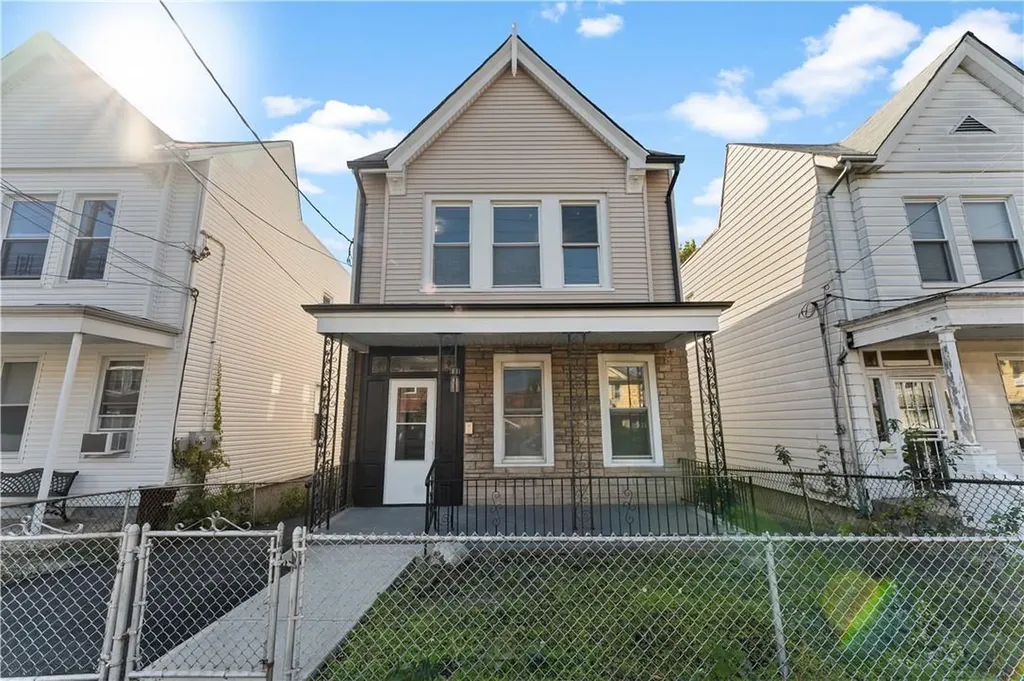 842 E 229th Street Bronx NY 10466