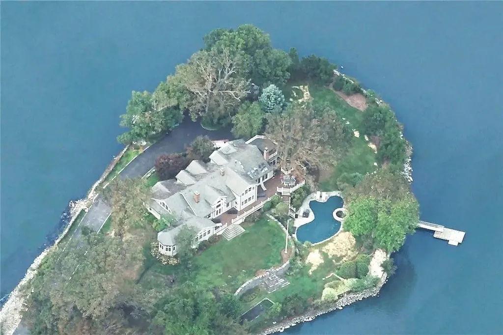 835 Taylors Lane Mamaroneck NY 10543