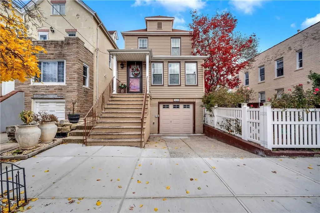 1610 Tomlinson Avenue Bronx NY 10461