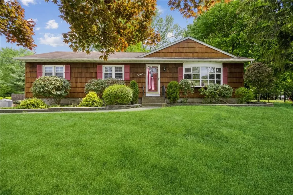 12 Estate Boulevard Newburgh NY 12550
