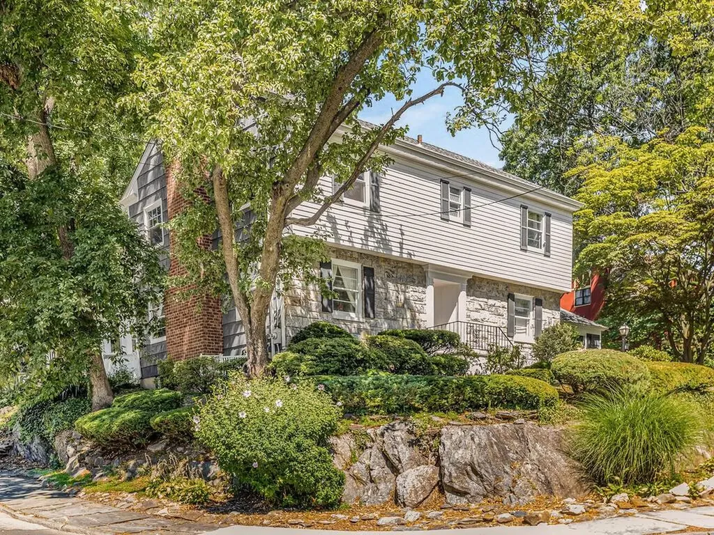 63 Rockland Avenue Yonkers NY 10705
