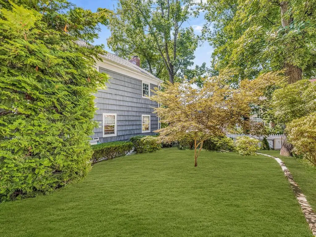 63 Rockland Avenue Yonkers NY 10705