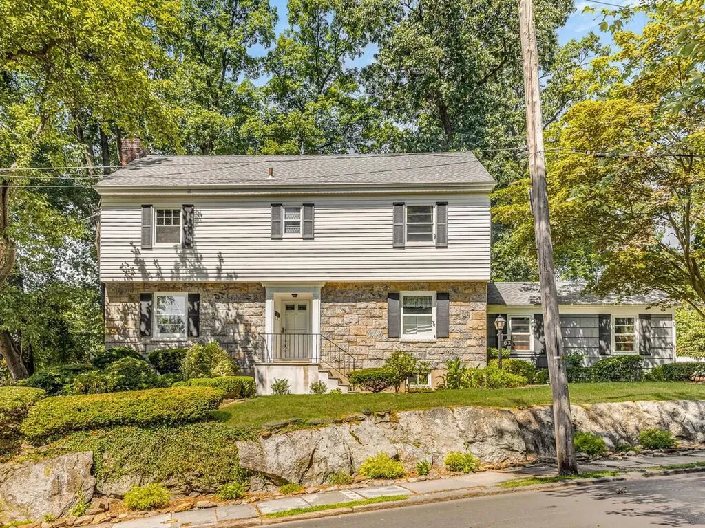 63 Rockland Avenue Yonkers NY 10705