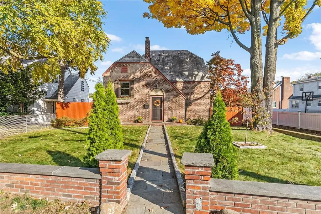 22 Aka 8 Longmeadow Road Yonkers NY 10704