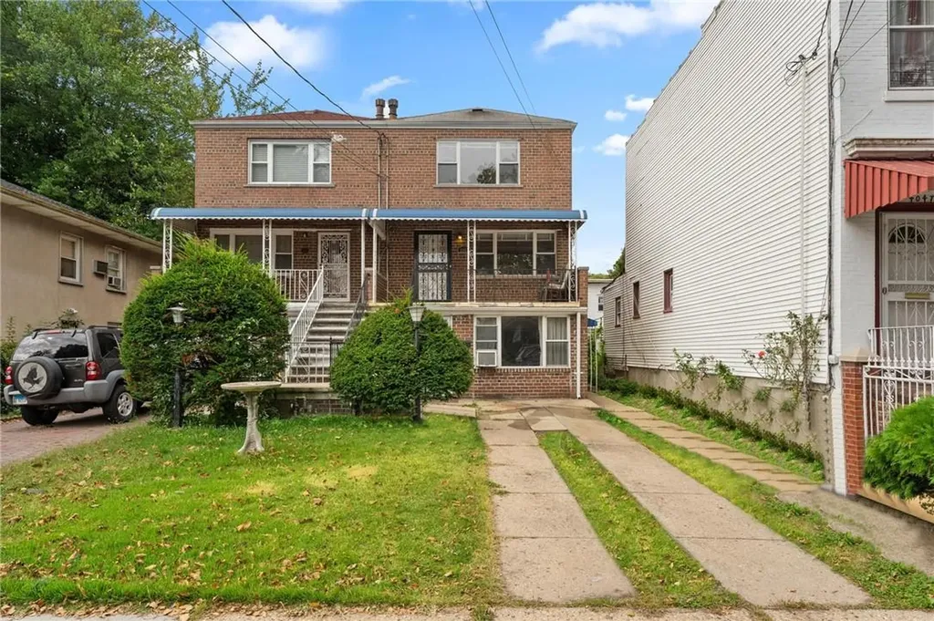 4043 Dyre Avenue Bronx NY 10466