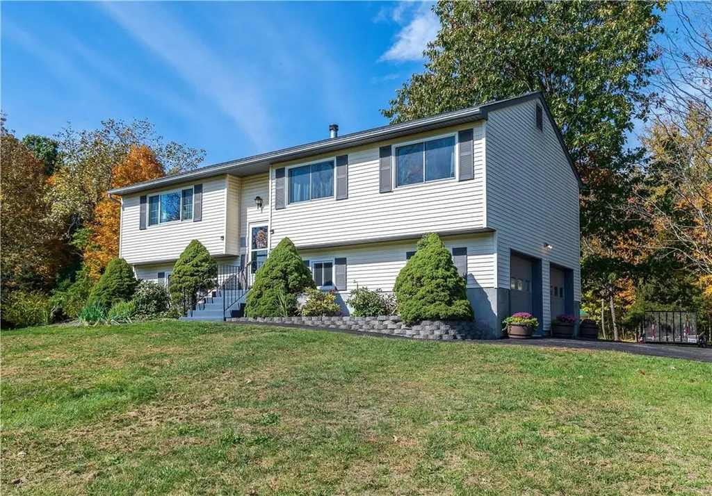 28 Terbar Loop New Paltz NY 12561