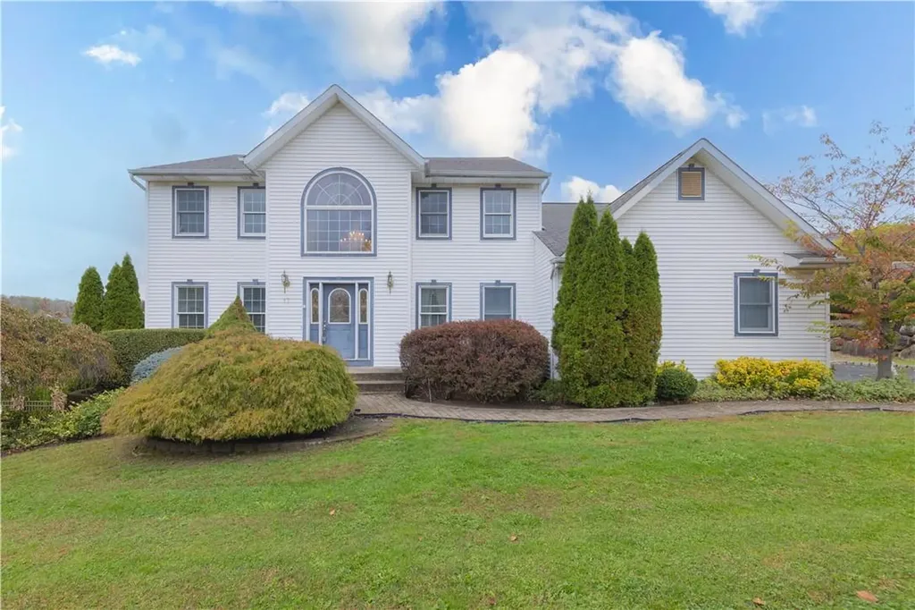17 Blue Heron Road Nanuet NY 10954