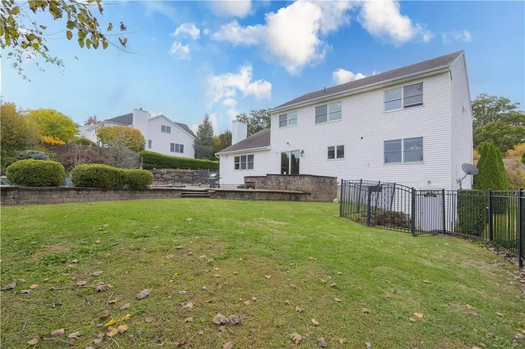 17 Blue Heron Road Nanuet NY 10954
