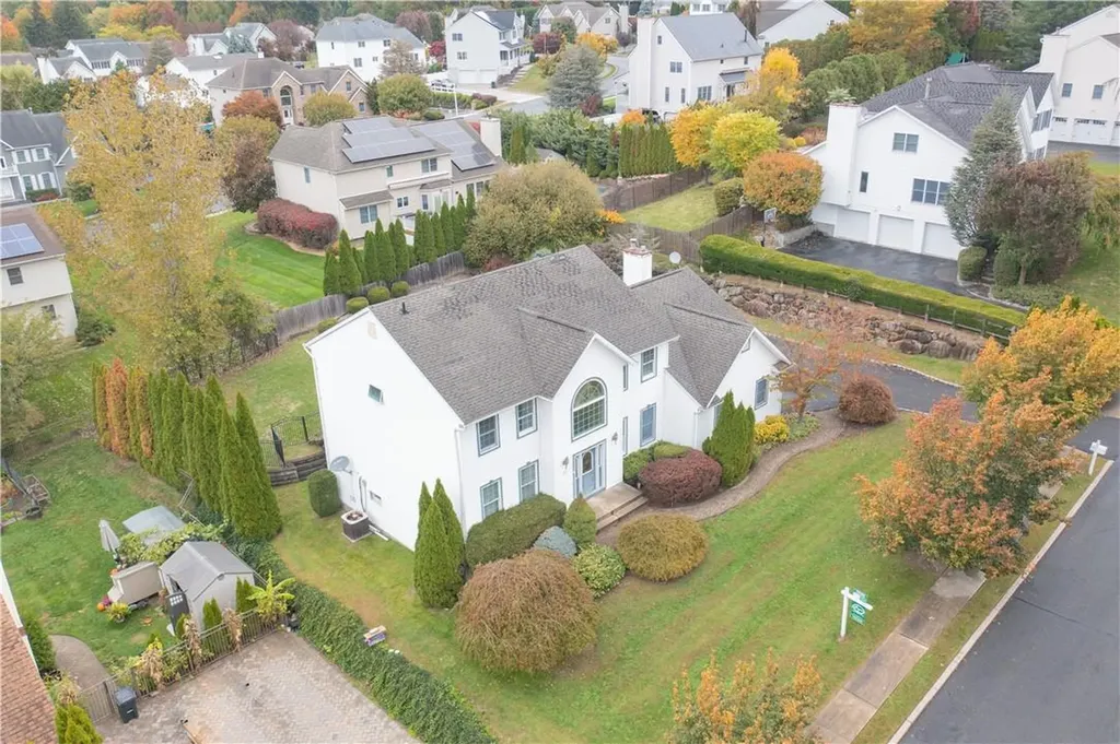 17 Blue Heron Road Nanuet NY 10954